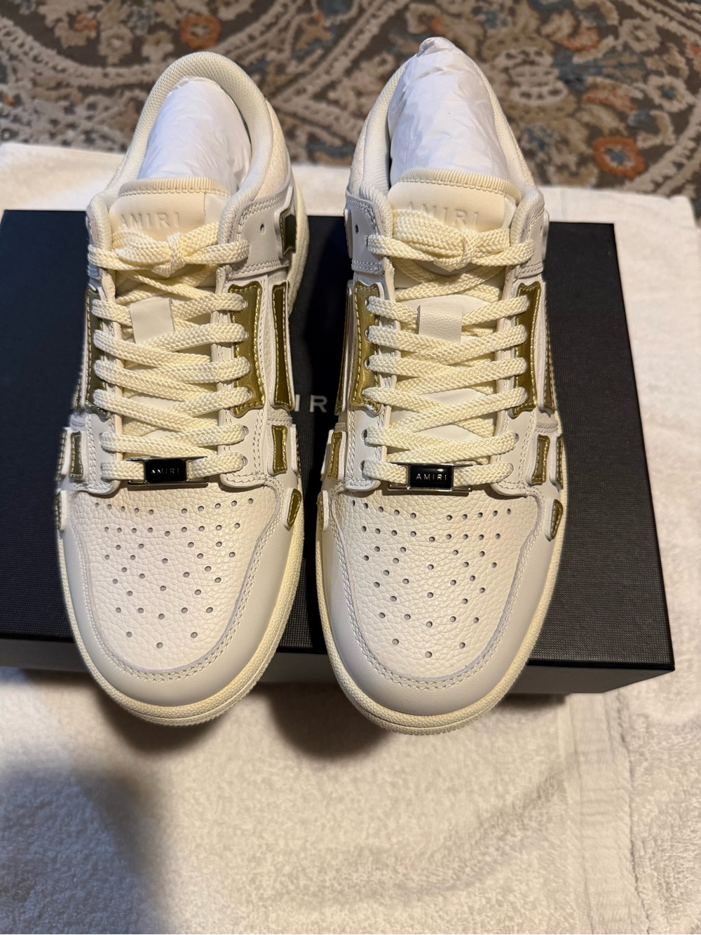 AMIRI Men’s White and Gold Low-Top Sneakers